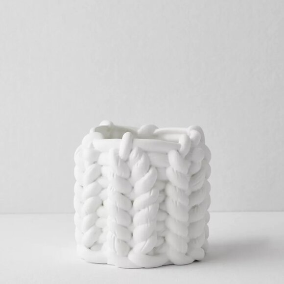 NIB Urban Outfitters Textured White Desk Planter - Picture 2 of 5